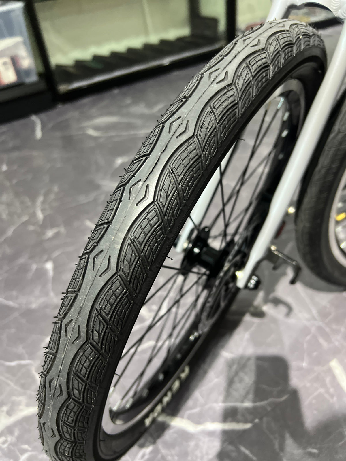 Liaoge L10 Aluminium 20” trifold bike light weight hydraulic disc brakes Shimano Tiagra 10 speed telescopic handle bar adjustable height 2” tyres gravel road competent