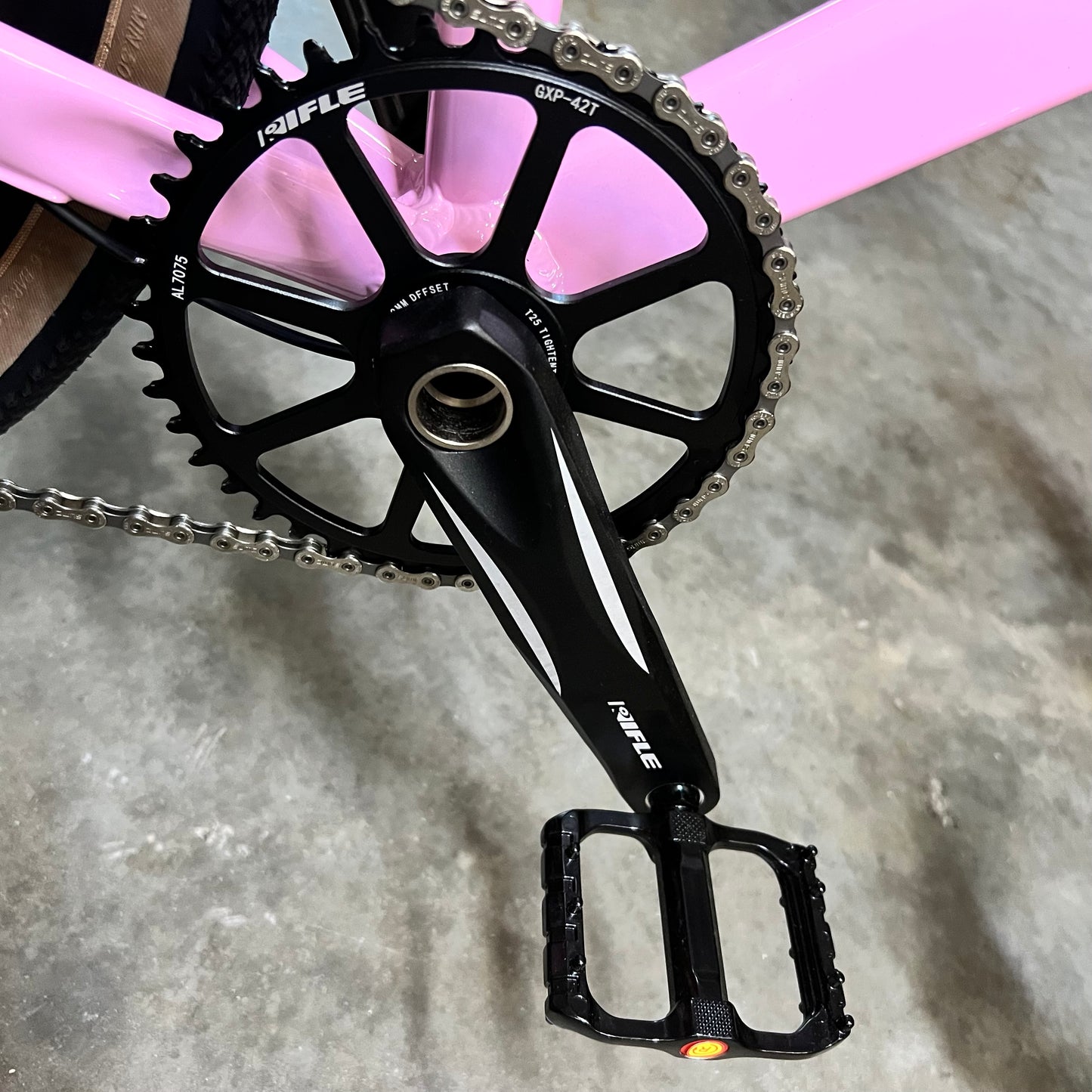 Rifle F1 road wheel 700c flat bar hybrid bike