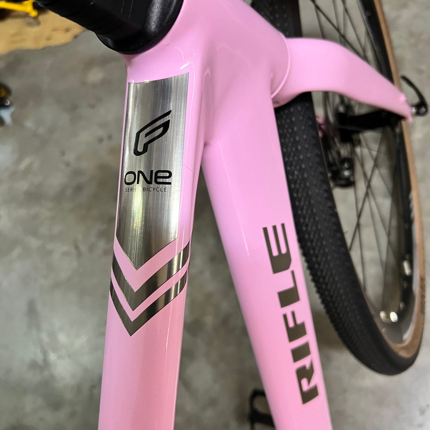 Rifle F1 road wheel 700c flat bar hybrid bike