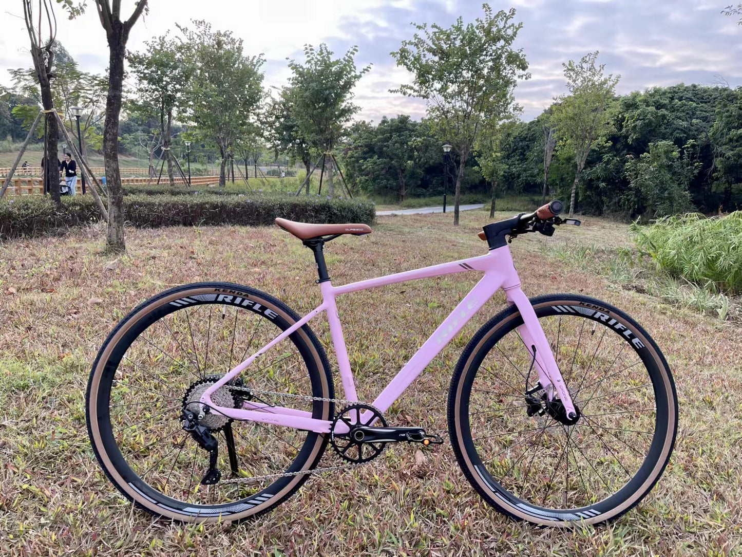 Rifle F1 road wheel 700c flat bar hybrid bike