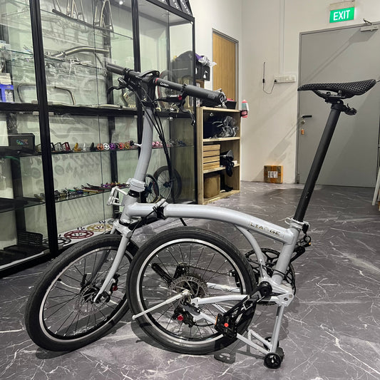 Liaoge L10 Aluminium 20” trifold bike light weight hydraulic disc brakes Shimano Tiagra 10 speed telescopic handle bar adjustable height 2” tyres gravel road competent