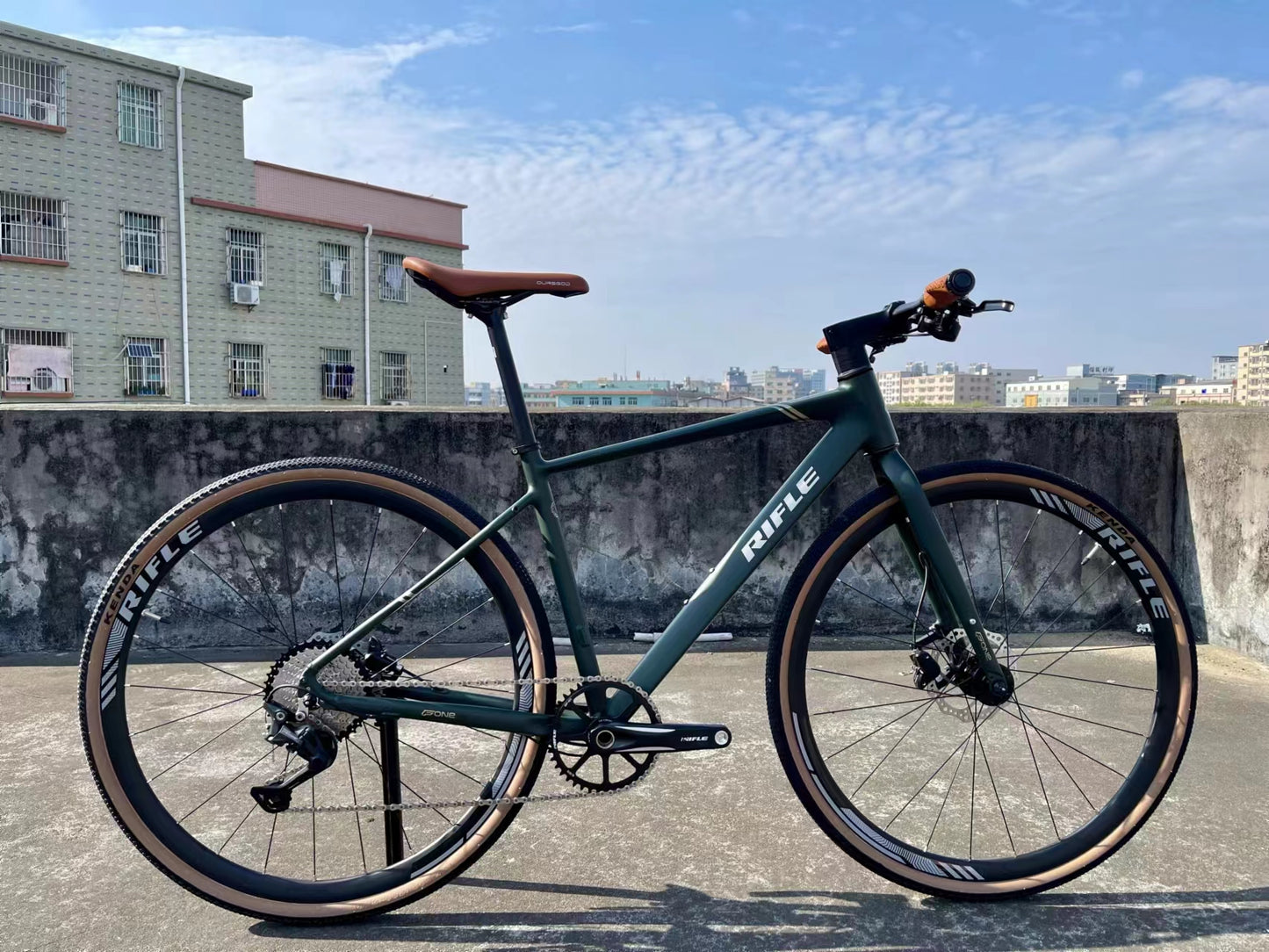 Rifle F1 road wheel 700c flat bar hybrid bike