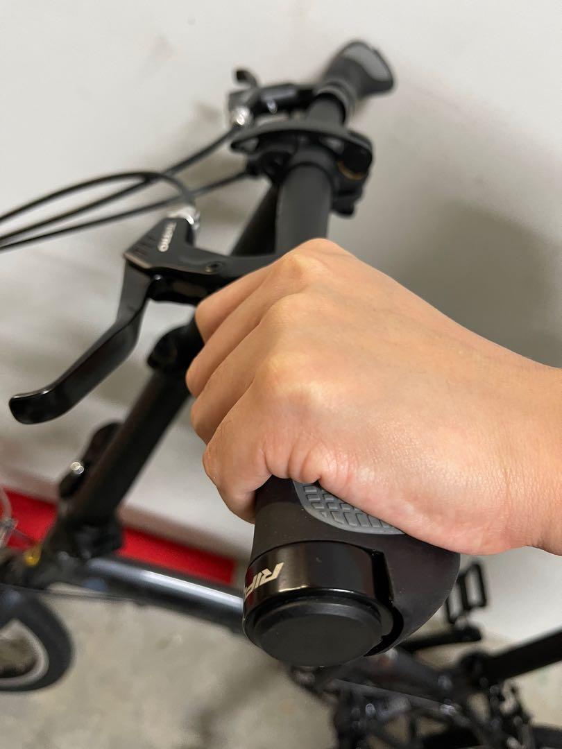 Bicycle Hand Grip / Anti-Slip / Comfortable Palm Support